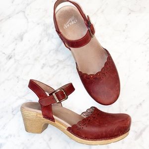 ✨Rare Color✨ Dansko “Marta” Ankle Strap Clog Sz 39